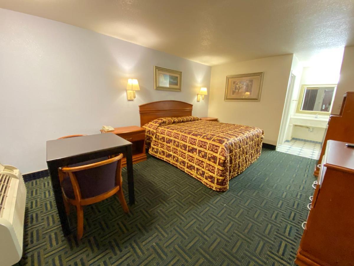 Americas Best Value Inn Pico Rivera East Los Angeles Exterior photo