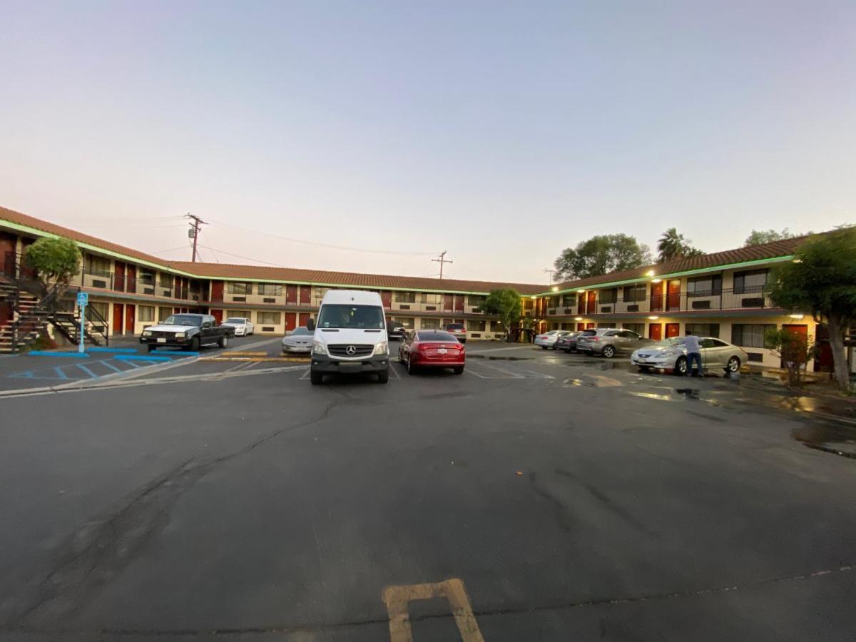 Americas Best Value Inn Pico Rivera East Los Angeles Exterior photo