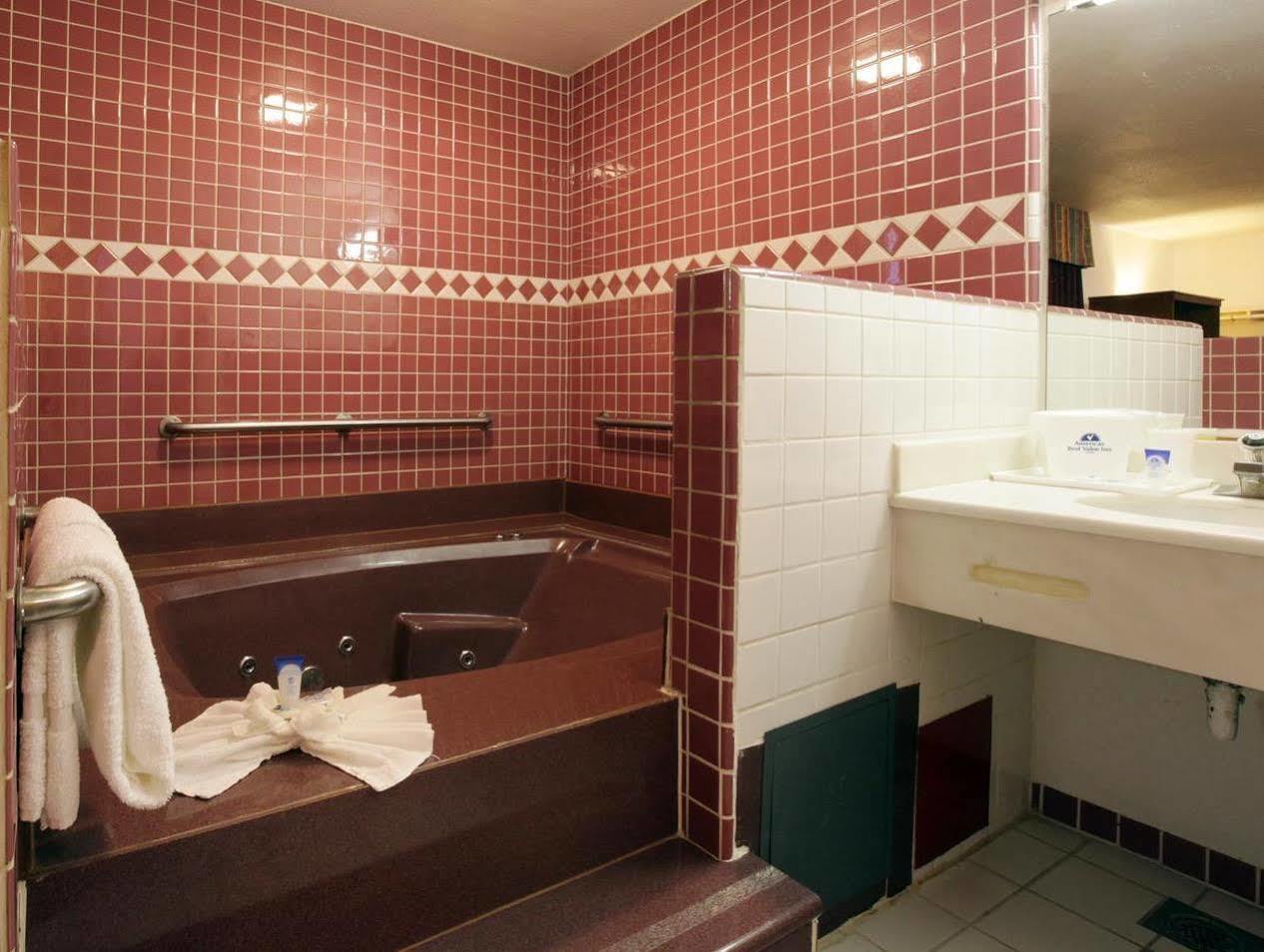 Americas Best Value Inn Pico Rivera East Los Angeles Exterior photo